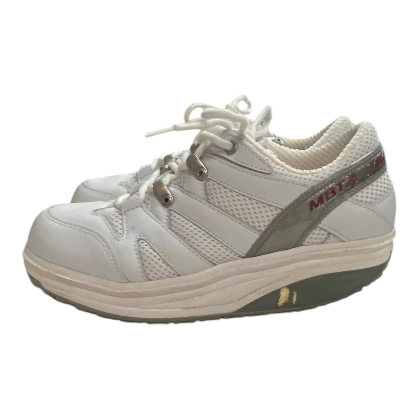 Shoes Athletic By Cmc In White, Size: 7