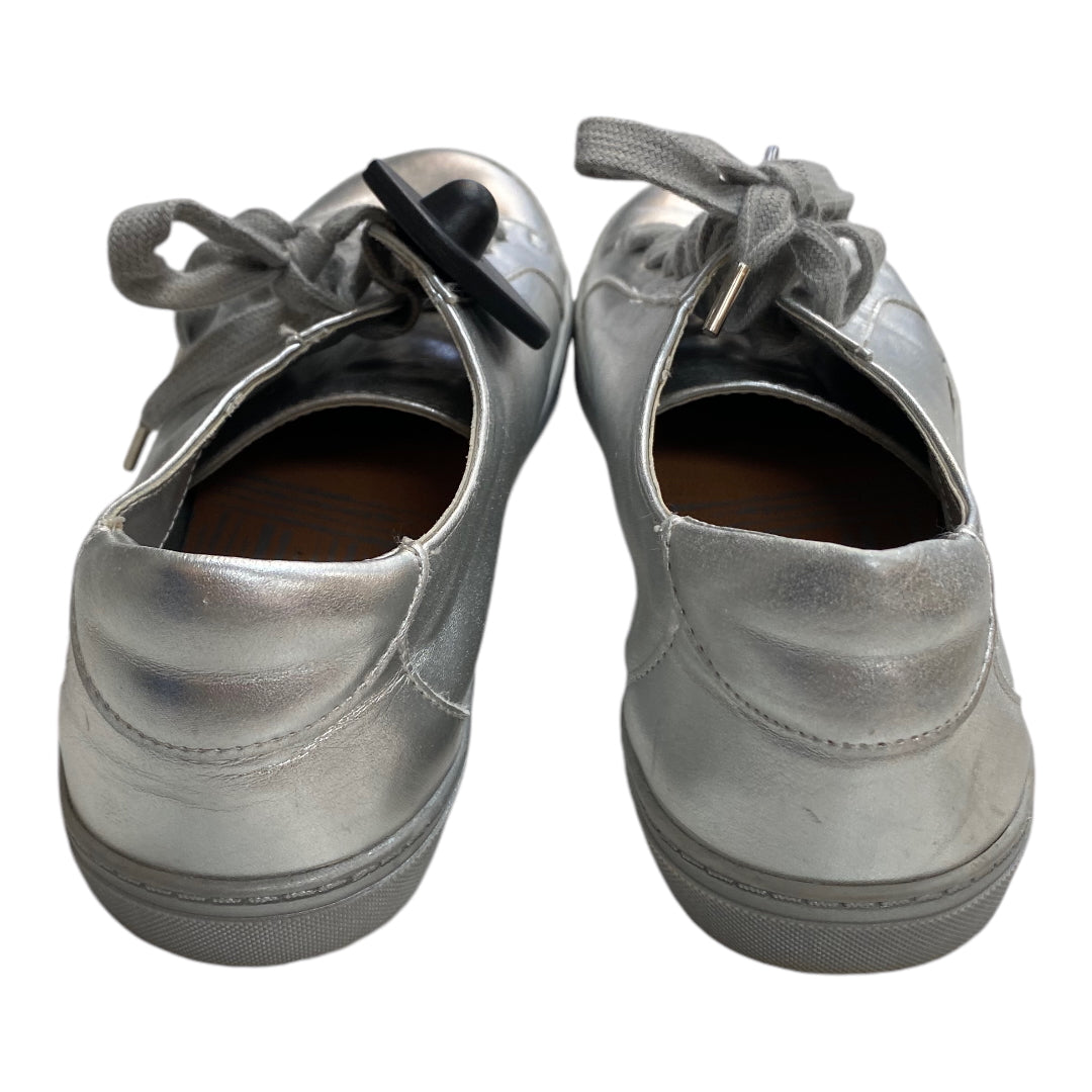 Shoes Sneakers By Dolce Vita In Silver, Size: 9