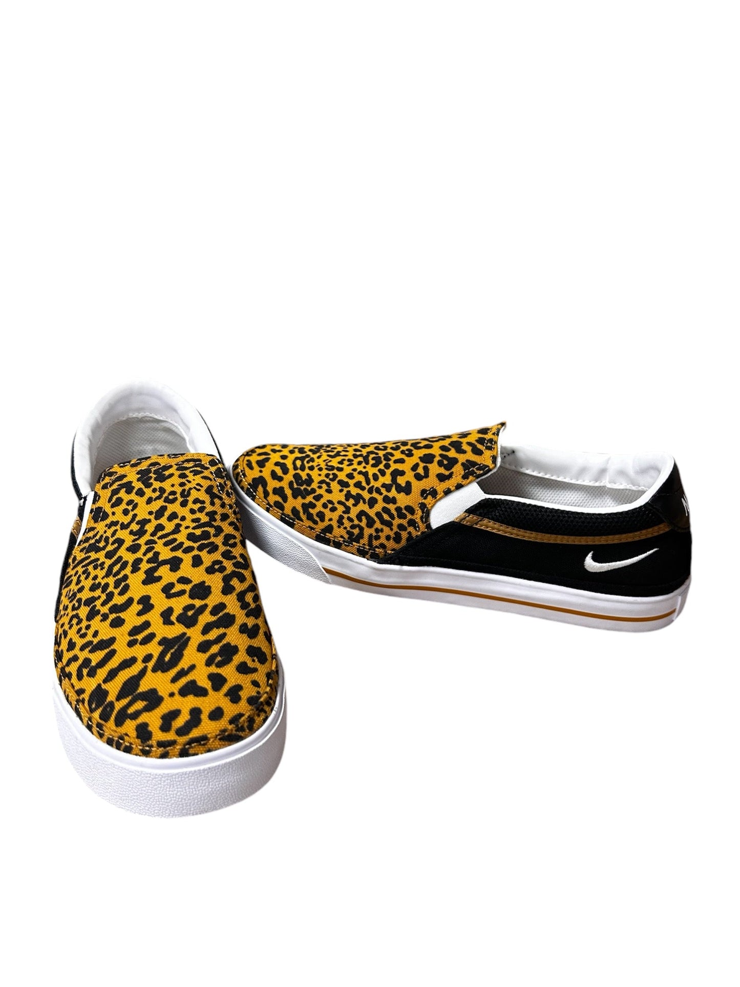 Shoes Sneakers By Nike In Animal Print, Size: 9