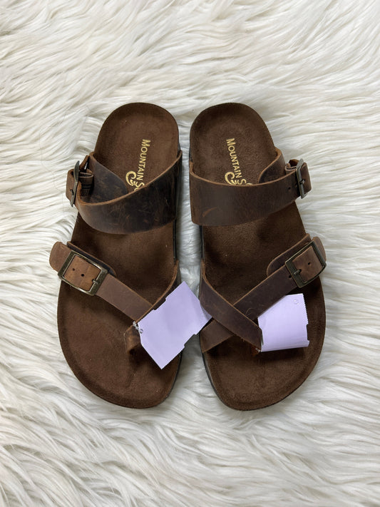 Sandals Flats By Cmc In Brown, Size:7