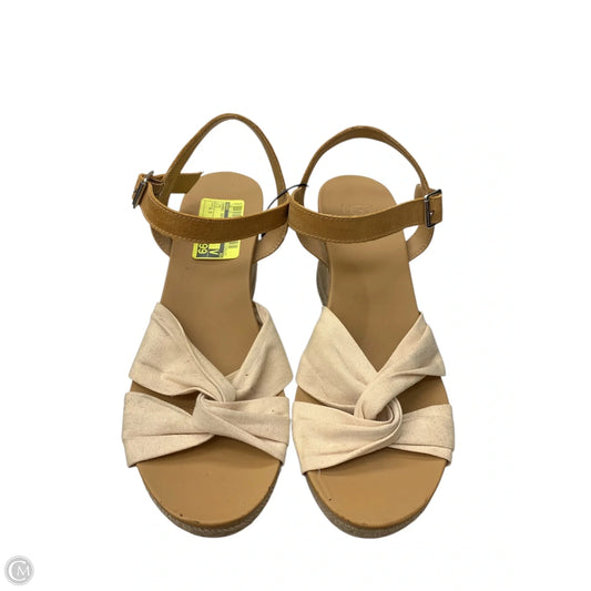 Shoes Designer By Ugg In Tan, Size: 8.5