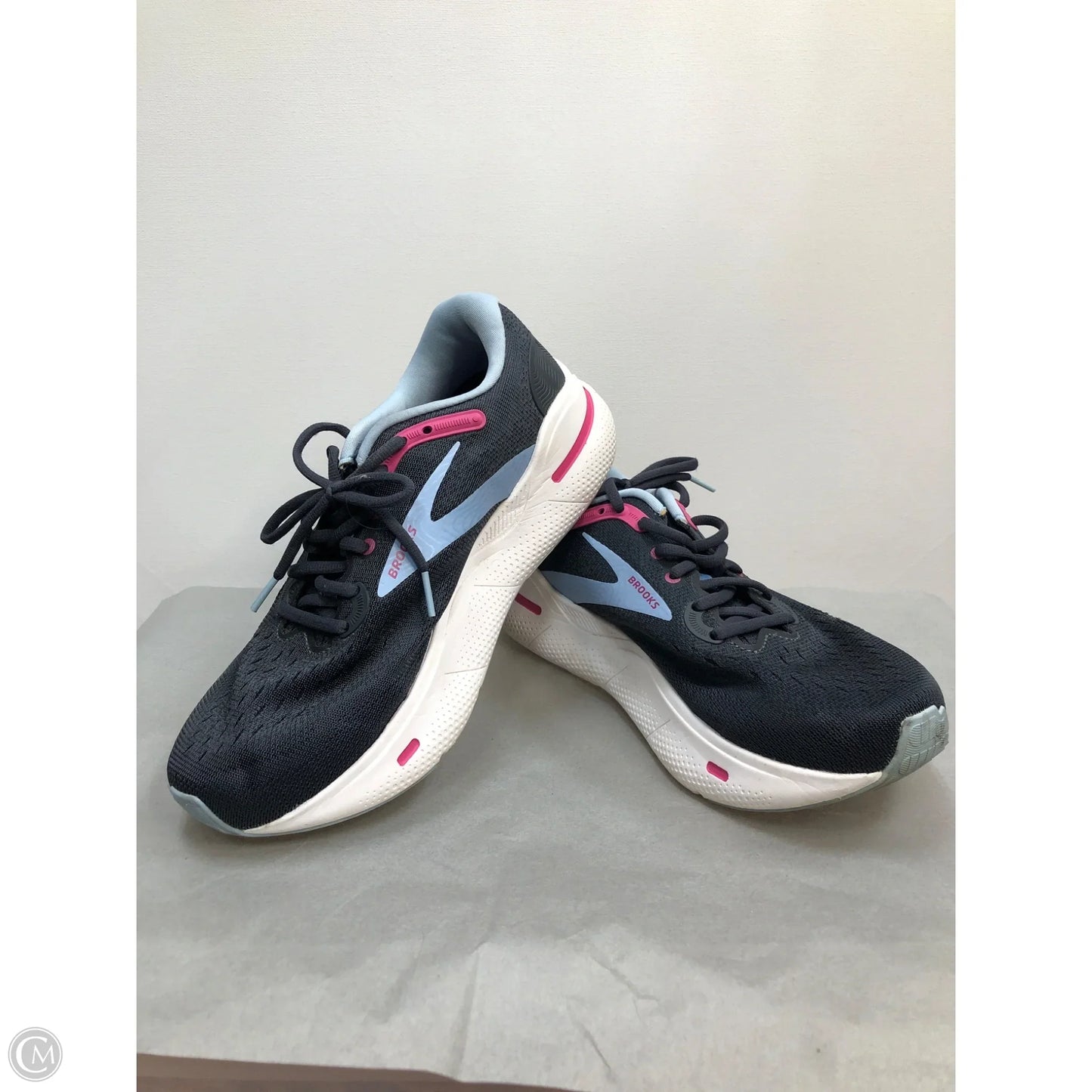Shoes Athletic By Brooks In Navy, Size: 8