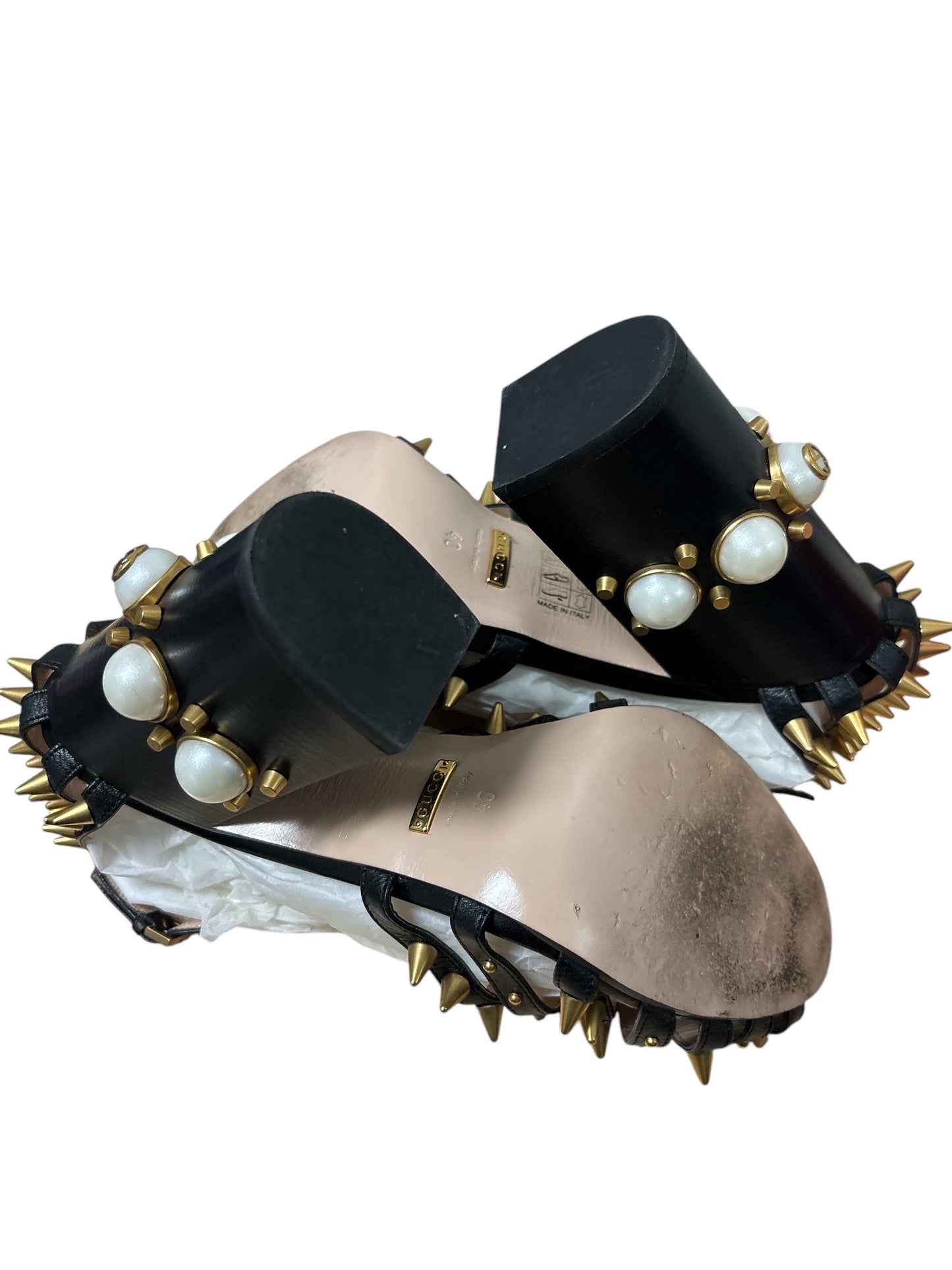 Sandals Luxury Designer By Gucci In Black & Gold, Size: 10