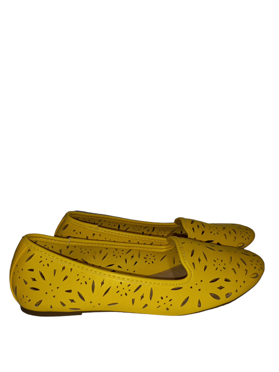 Yellow Shoes Flats Cato, Size 7