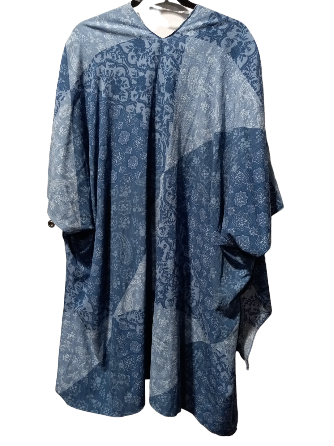 Blue & White Shawl Clothes Mentor, Size Onesize