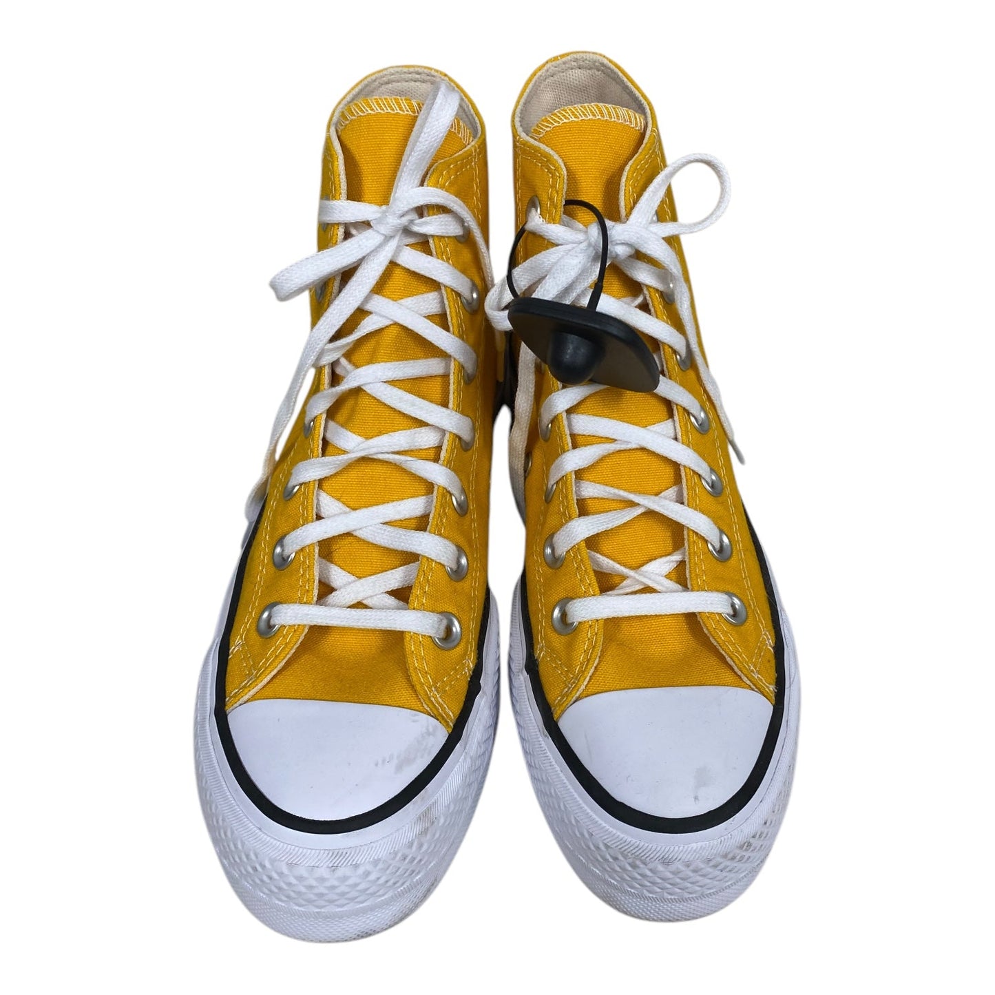 Shoes Sneakers By Converse In White & Yellow, Size: 6.5