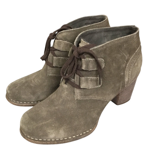 Boots Ankle Heels By Clarks In Grey, Size: 7.5