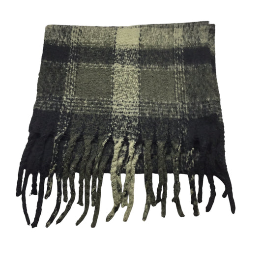 Scarf Winter By Clothes Mentor In Green