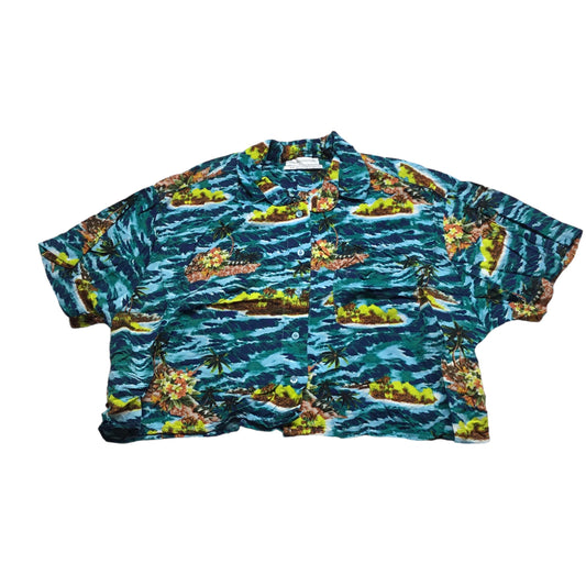 Top Short Sleeve By Urban Outfitters In Tropical Print, Size: M