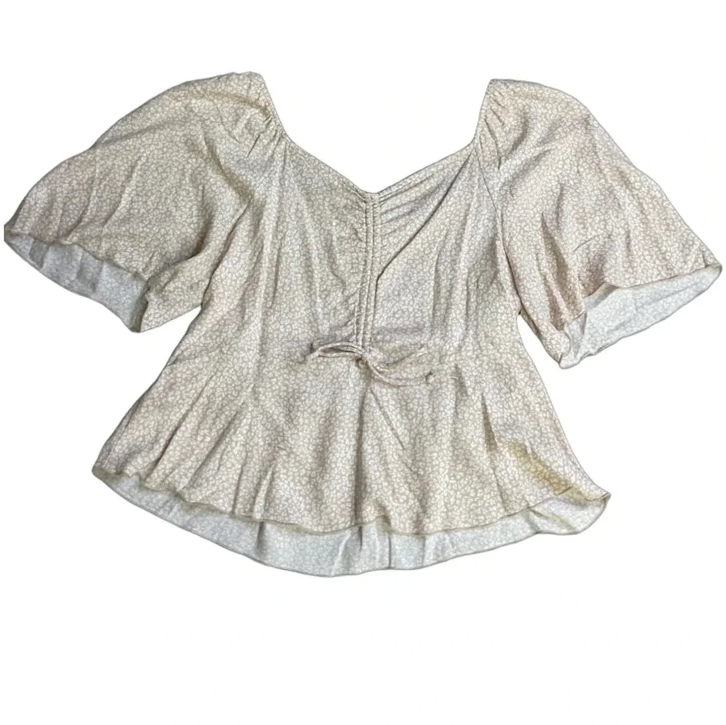 Top Short Sleeve By Urban Romantics In Tan & White, Size: L