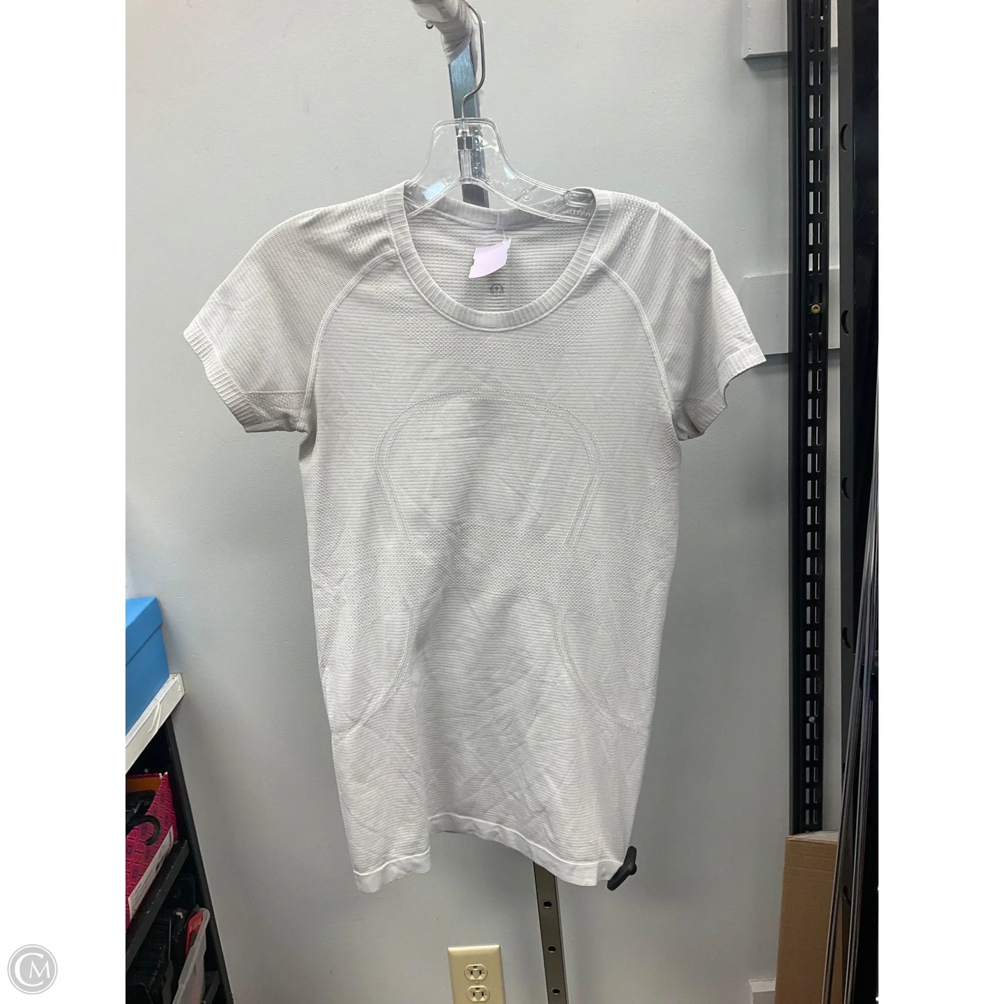 Athletic Top Short Sleeve By Lululemon In Grey, Size: S