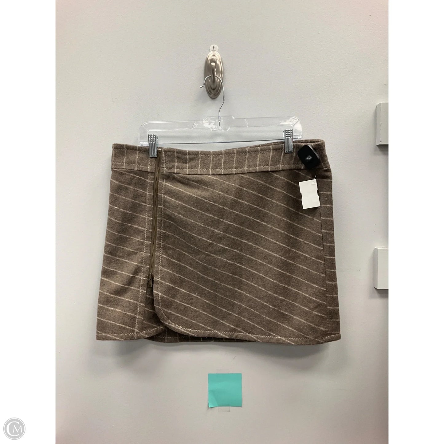 Skirt Mini & Short By Clothes Mentor In Tan & White, Size: 10