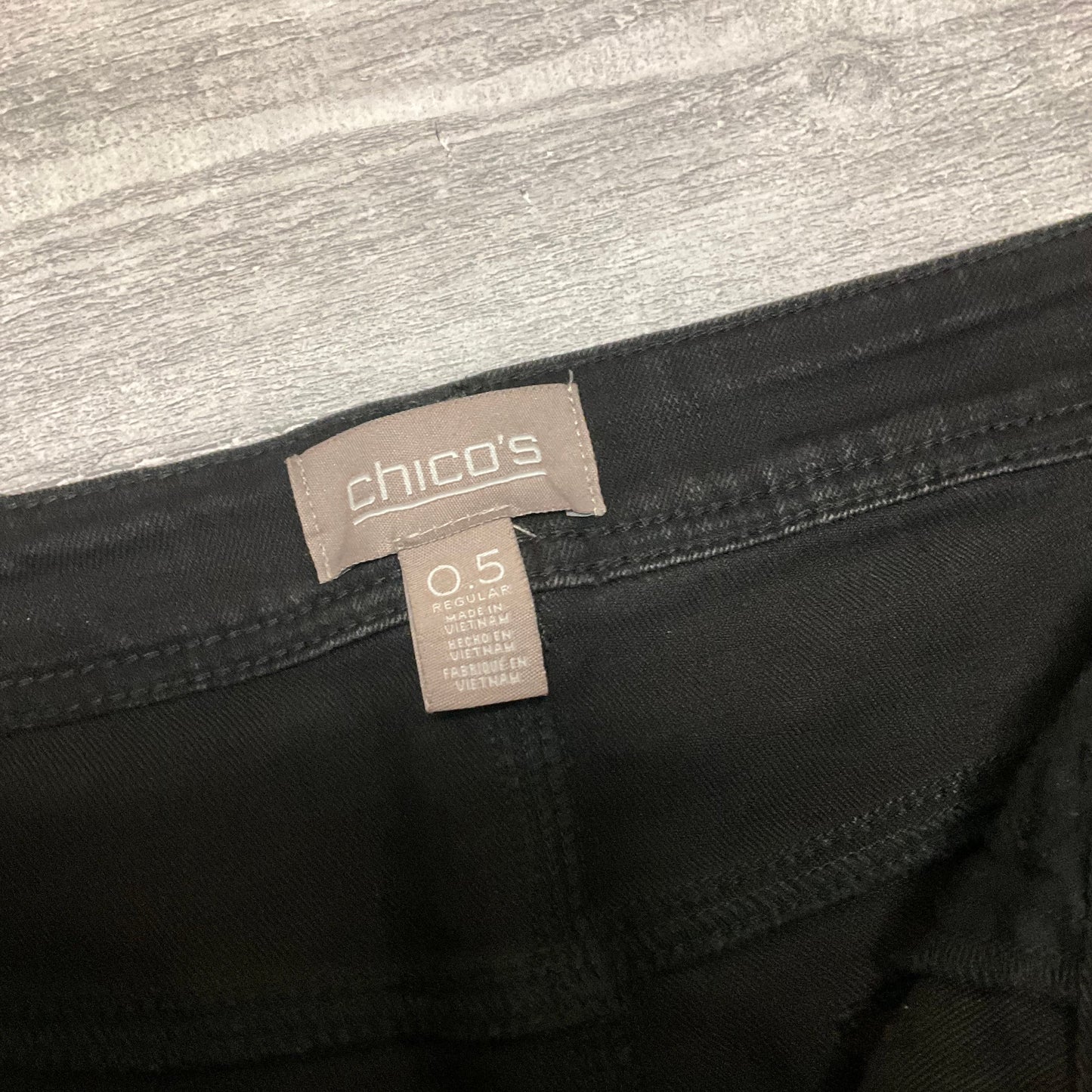 Jeans Cropped By Chicos In Black Denim, Size: 6