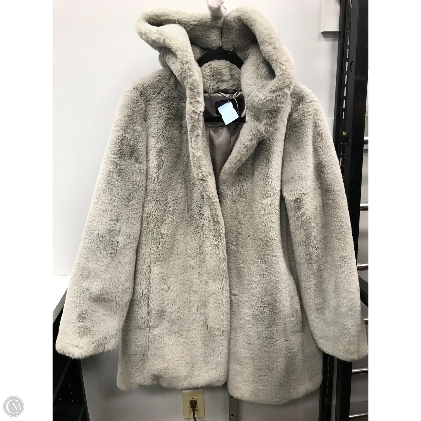 Coat Faux Fur & Sherpa By Dkny In Grey, Size: M