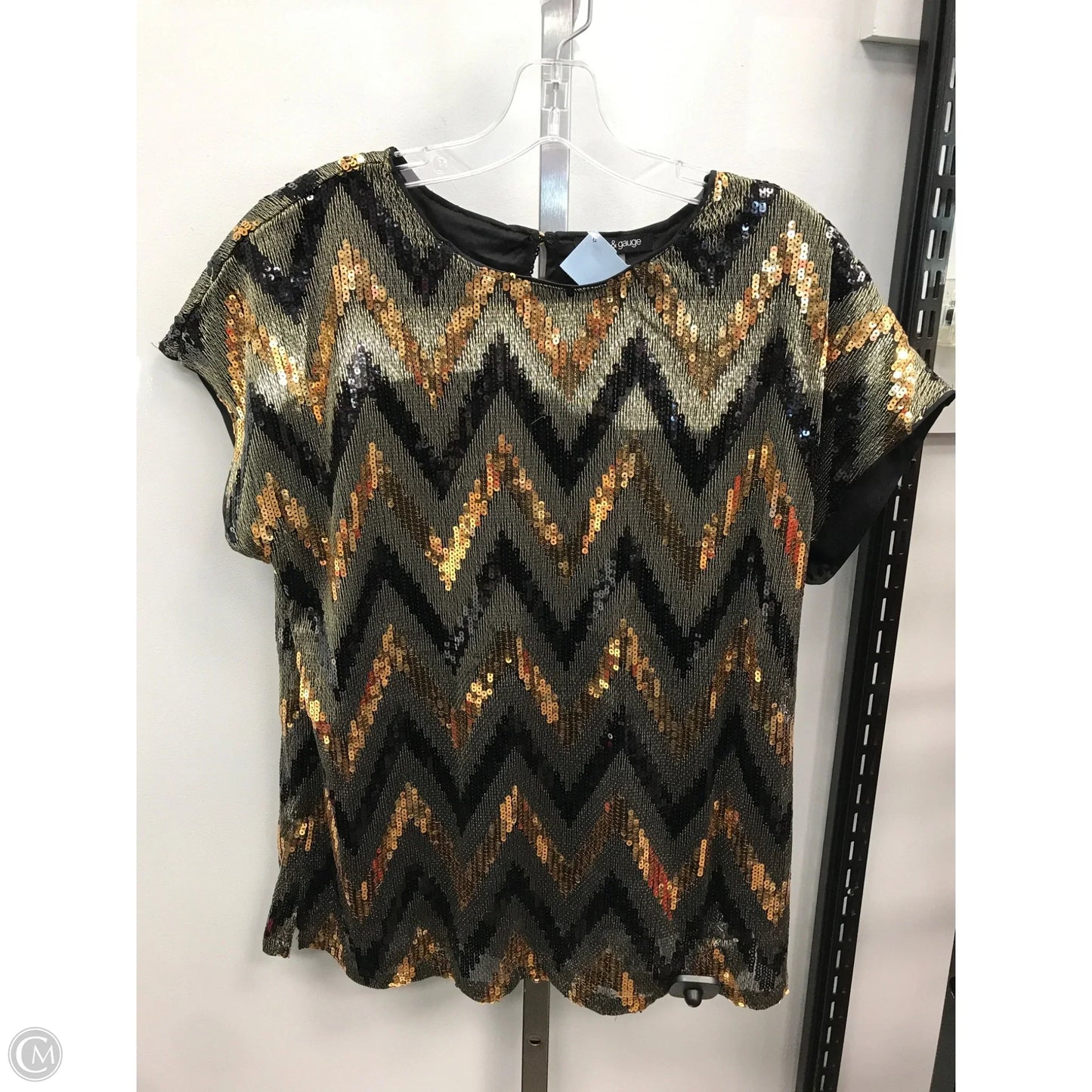 Top Sleeveless By Cable And Gauge In Black & Gold, Size: L