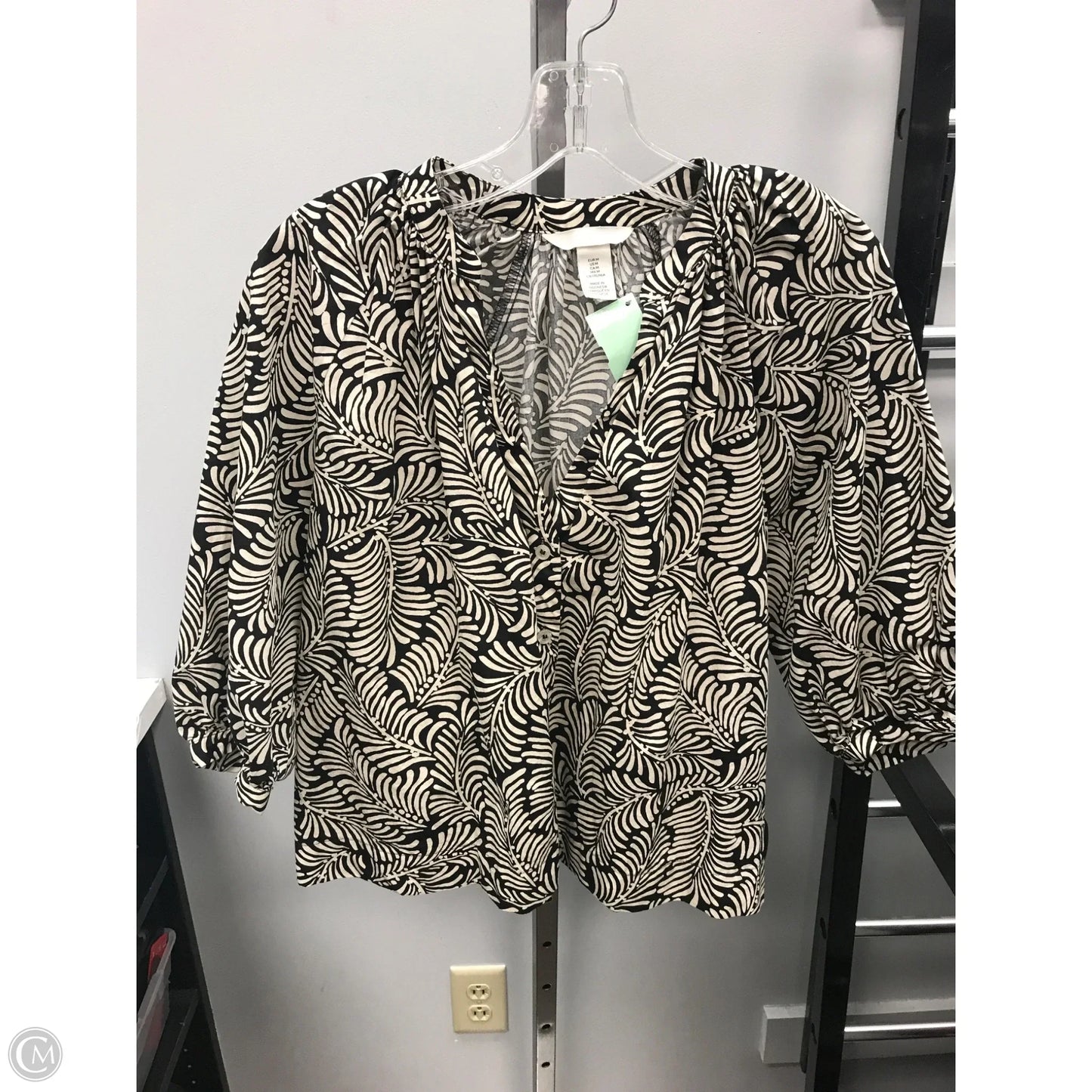 Top Short Sleeve By H&m In Black & Cream, Size: M