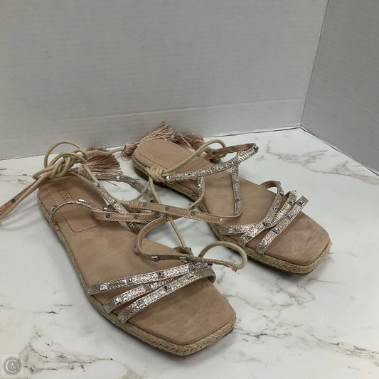 Sandals Flats By Cmc In Beige, Size: 9.5