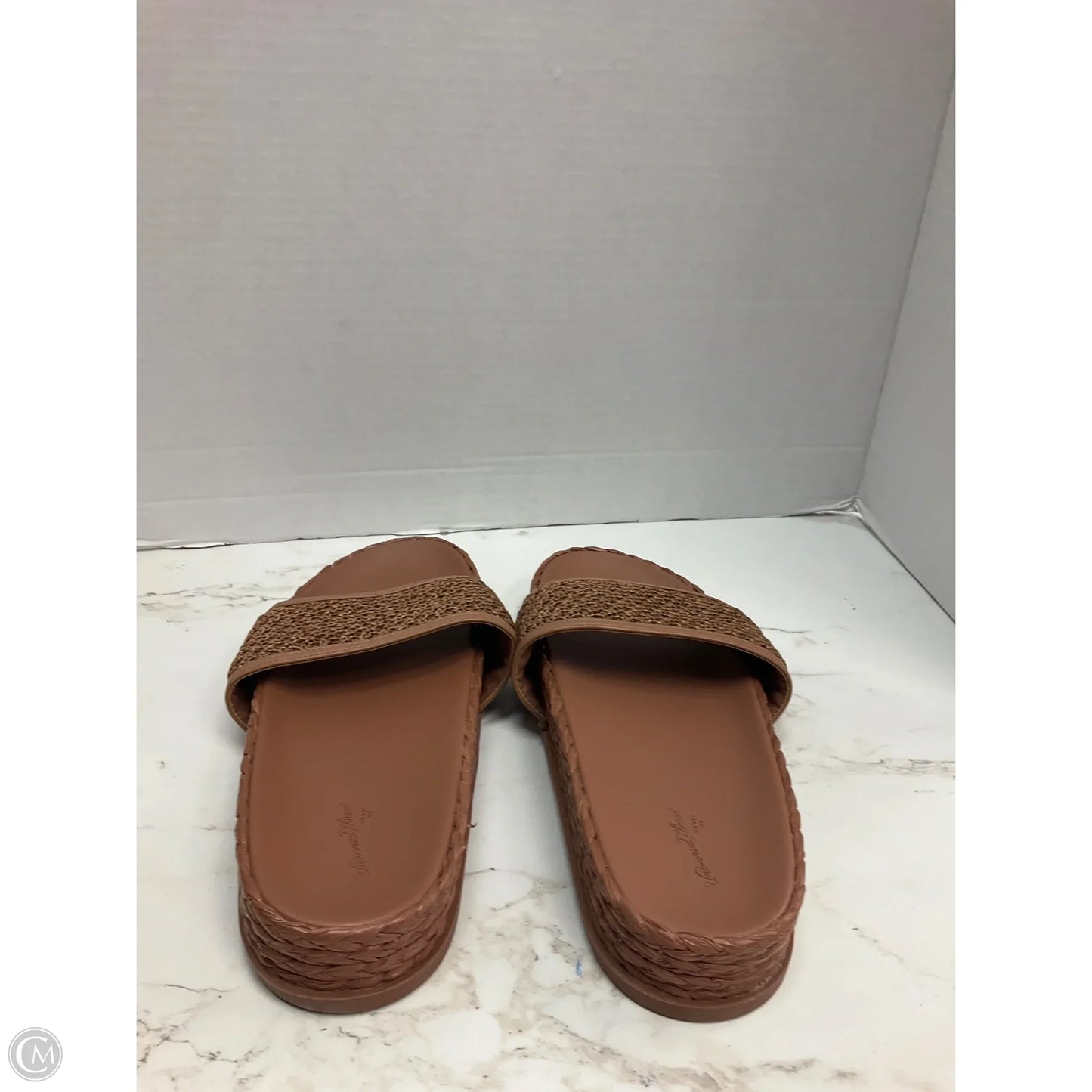 Sandals Flats By Universal Thread In Brown, Size: 8.5
