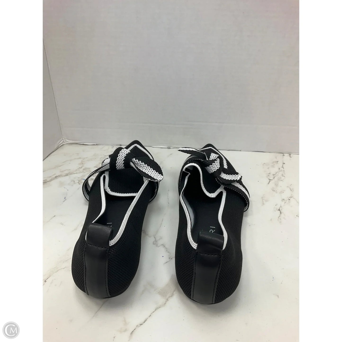 Shoes Flats By Tahari In Black & White, Size: 9