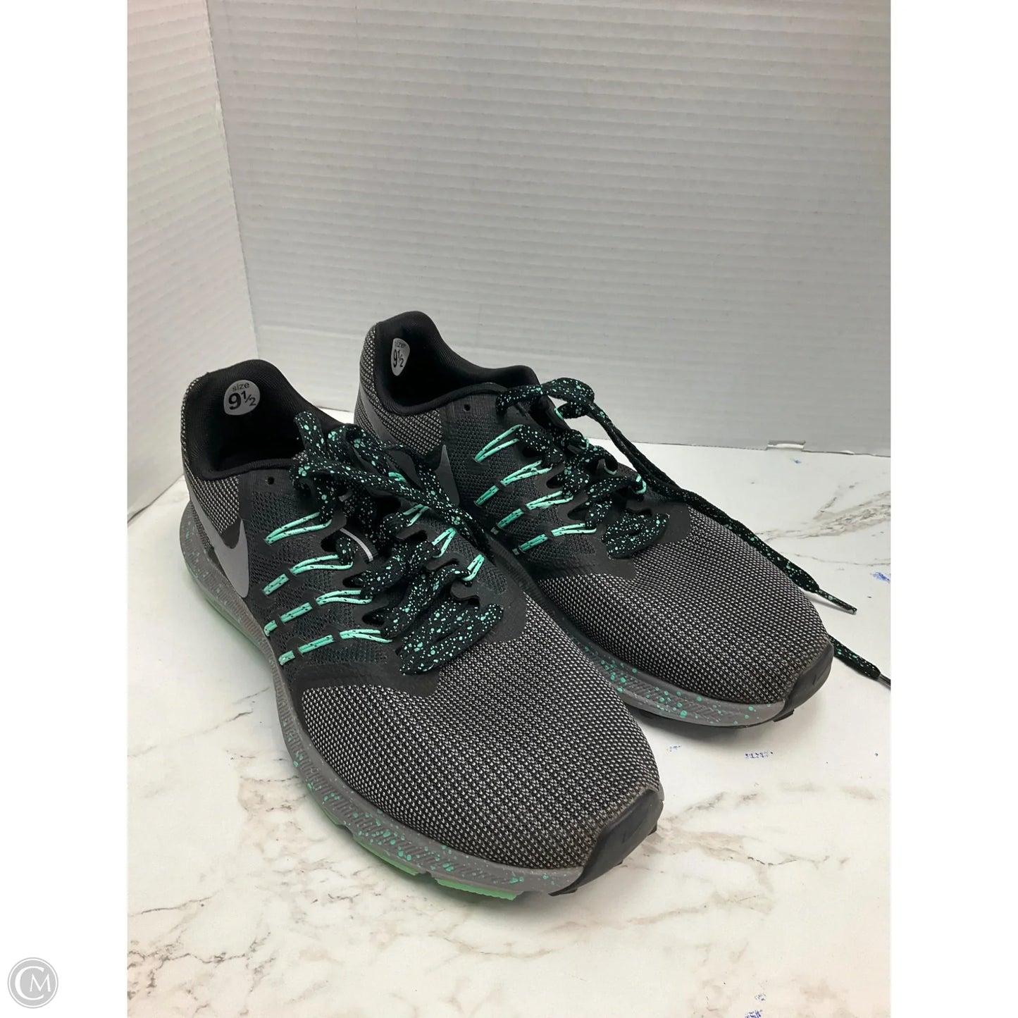Shoes Athletic By Nike In Black & Green, Size: 9.5
