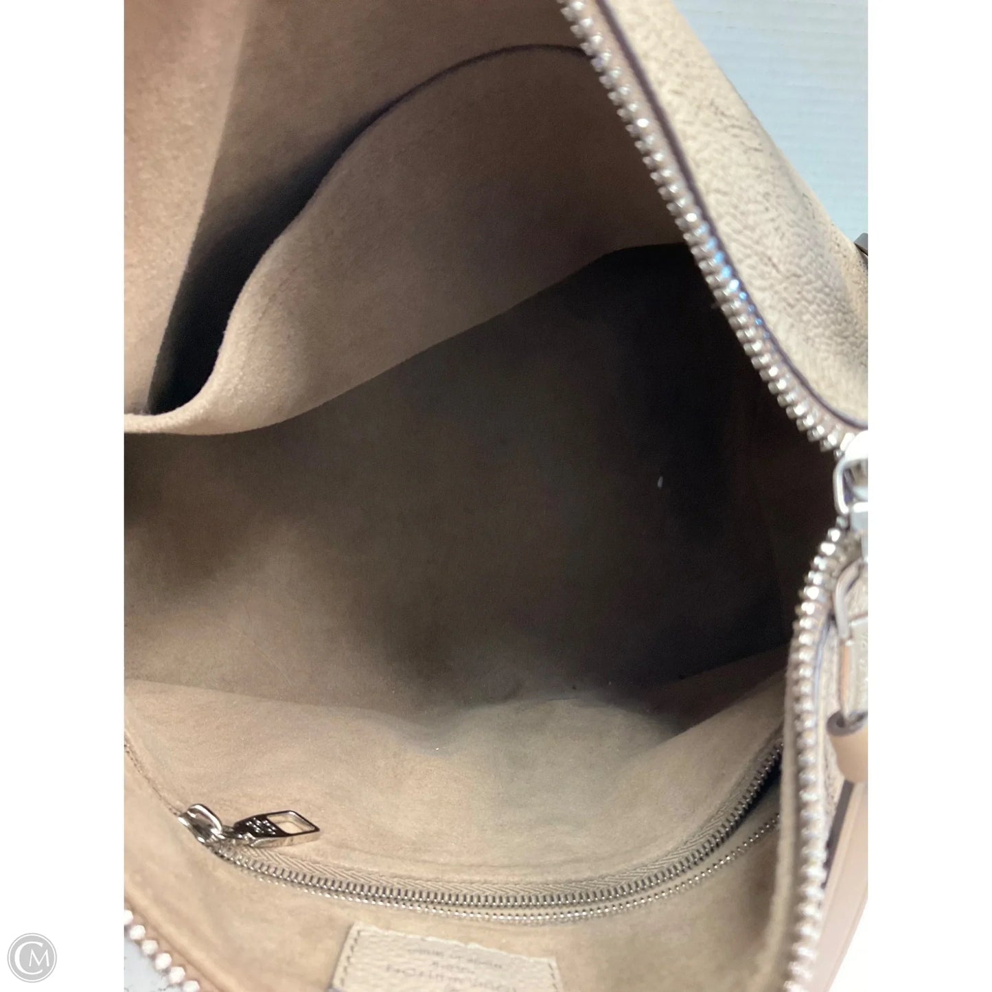 Handbag Luxury Designer By Louis Vuitton, Size: Medium