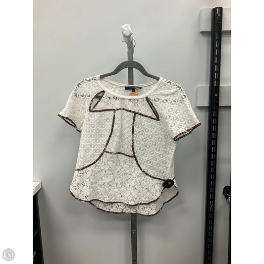 Top Short Sleeve By Bcbgmaxazria In White, Size: M