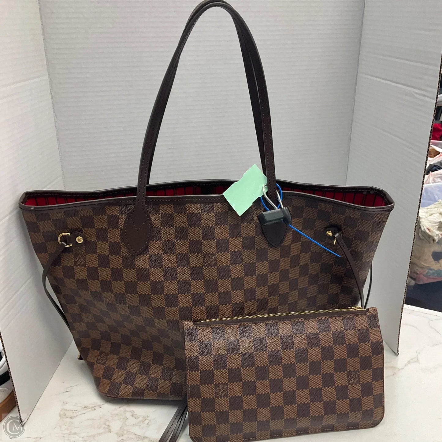 Handbag Luxury Designer By Louis Vuitton, Size: Medium