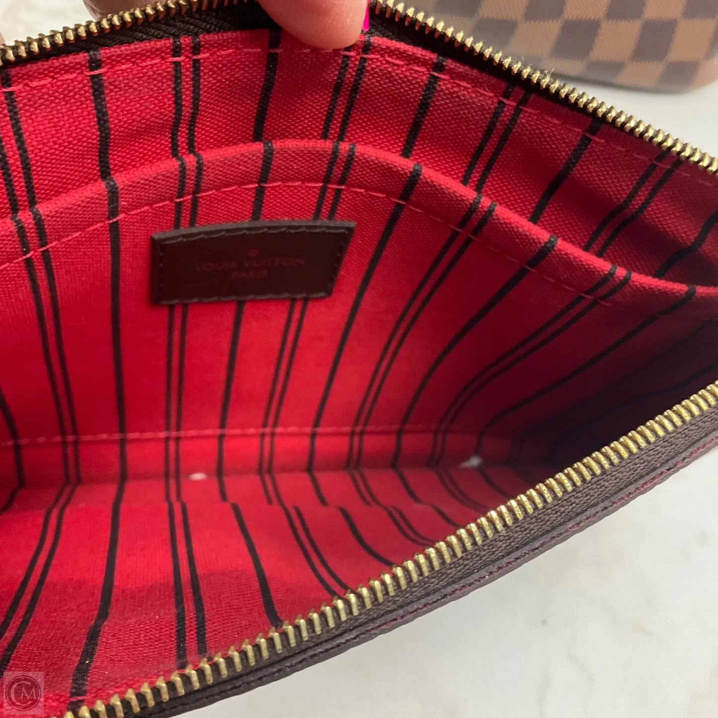 Handbag Luxury Designer By Louis Vuitton, Size: Medium