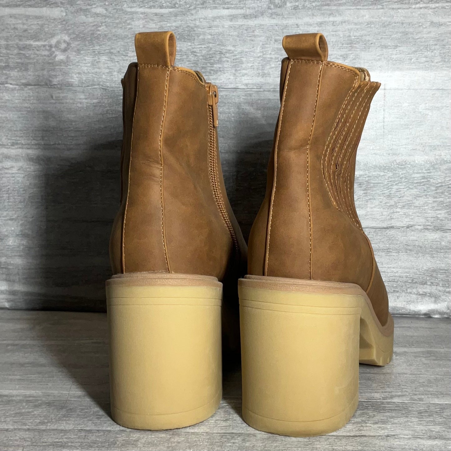 Boots Ankle Heels By Dolce Vita In Tan, Size: 10