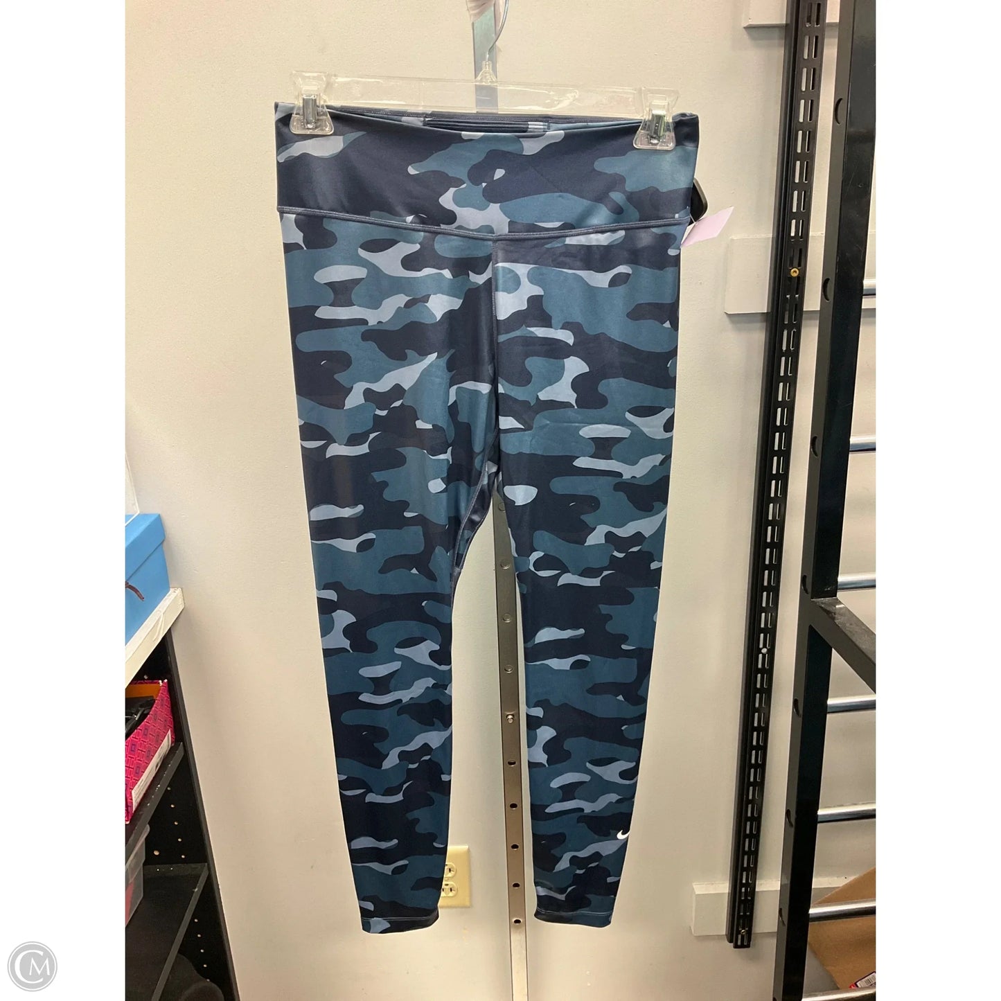Athletic Leggings By Nike Apparel In Camouflage Print, Size: L