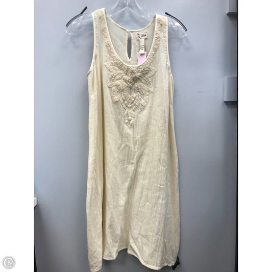 Dress Casual Short By Clothes Mentor In Cream, Size: S