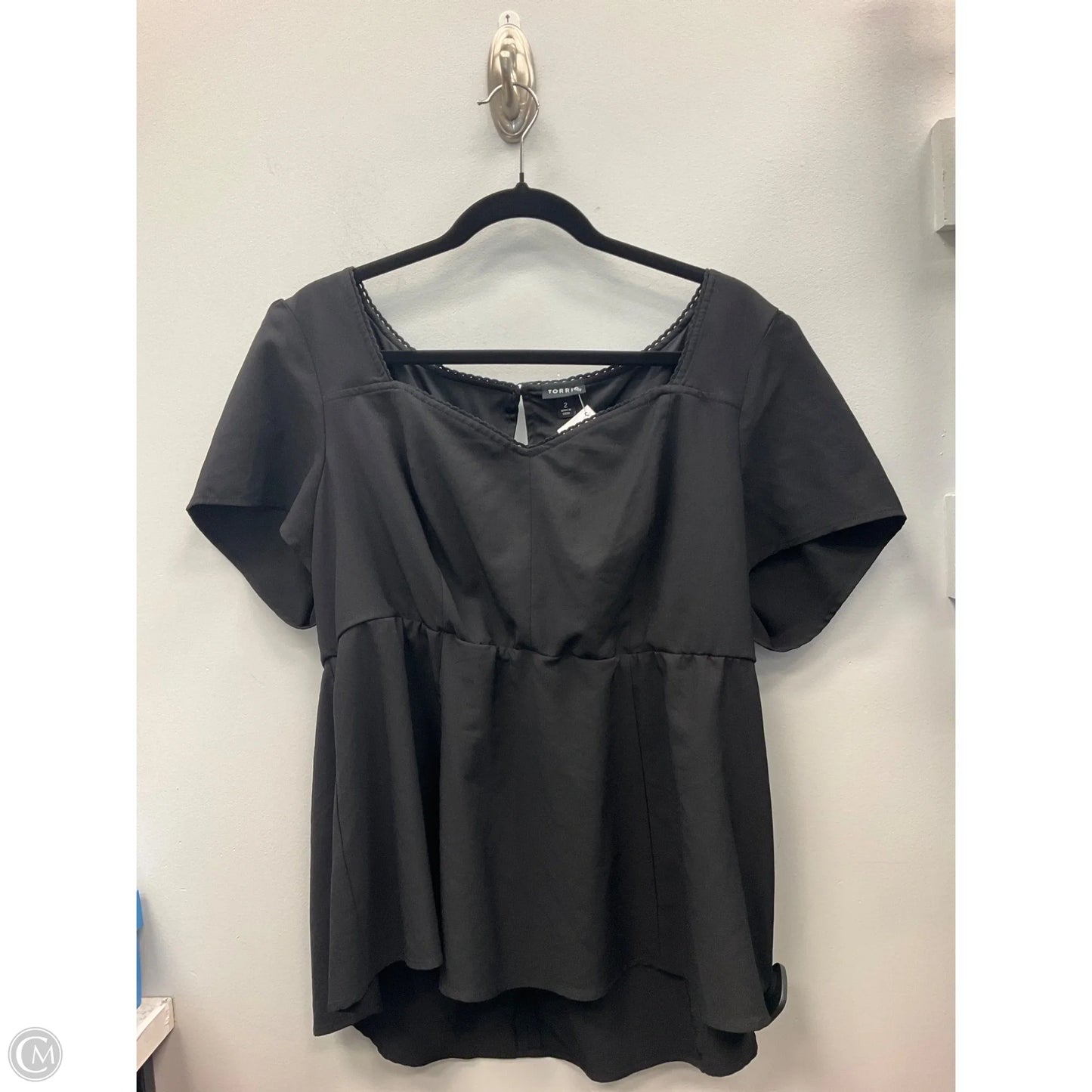 Top Short Sleeve By Torrid In Black, Size: 2x
