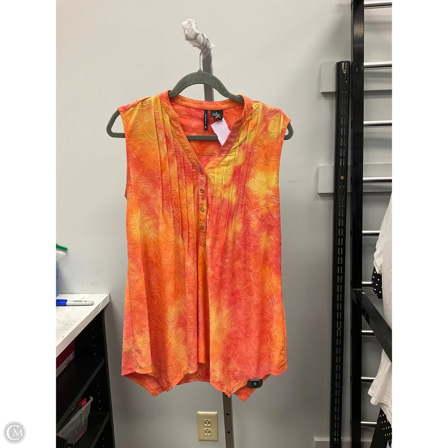 Top Sleeveless By New Directions In Orange, Size: M
