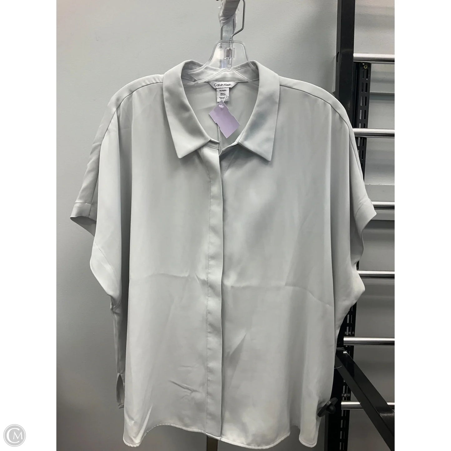 Top Short Sleeve By Calvin Klein In Grey, Size: Xl
