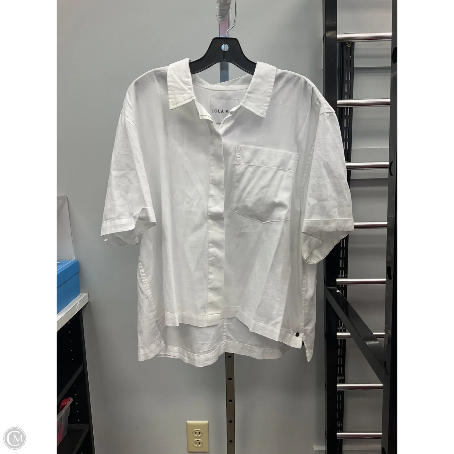 Top Short Sleeve By Lola River In White, Size: Xl