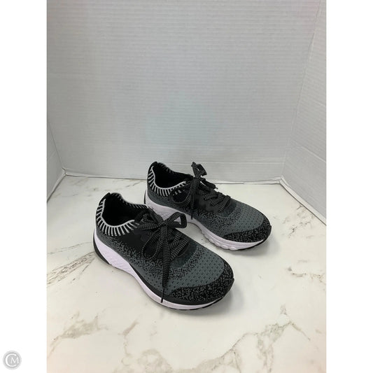 Shoes Athletic By Cmc In Black & Grey, Size: 6
