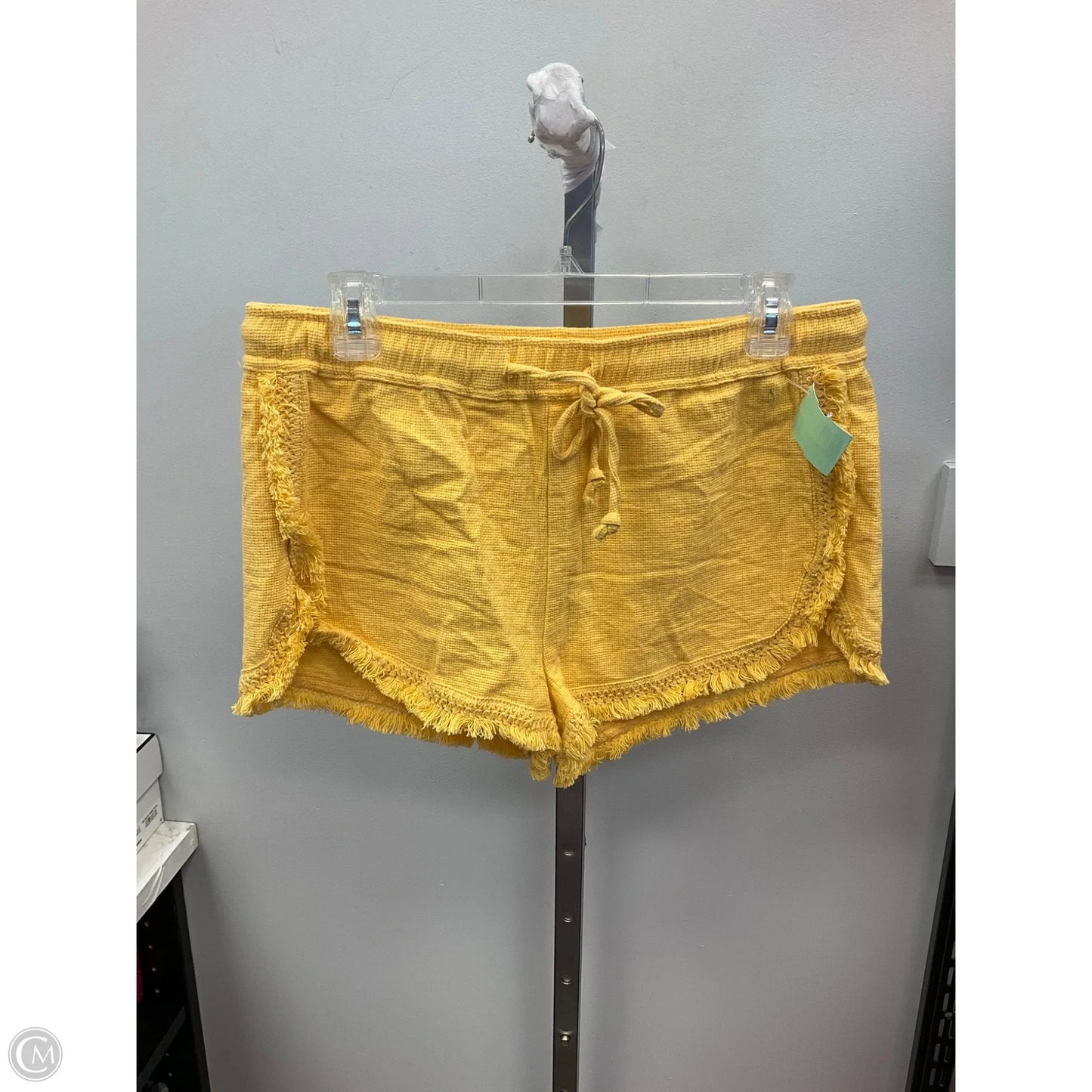 Shorts By Clothes Mentor In Yellow, Size: L