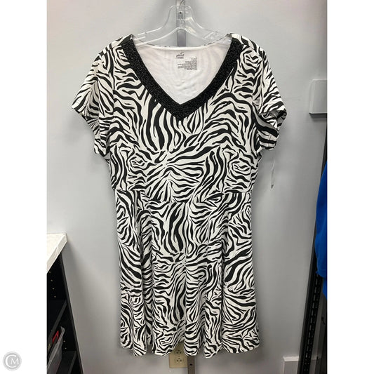Dress Casual Short By Clothes Mentor In Zebra Print, Size: L