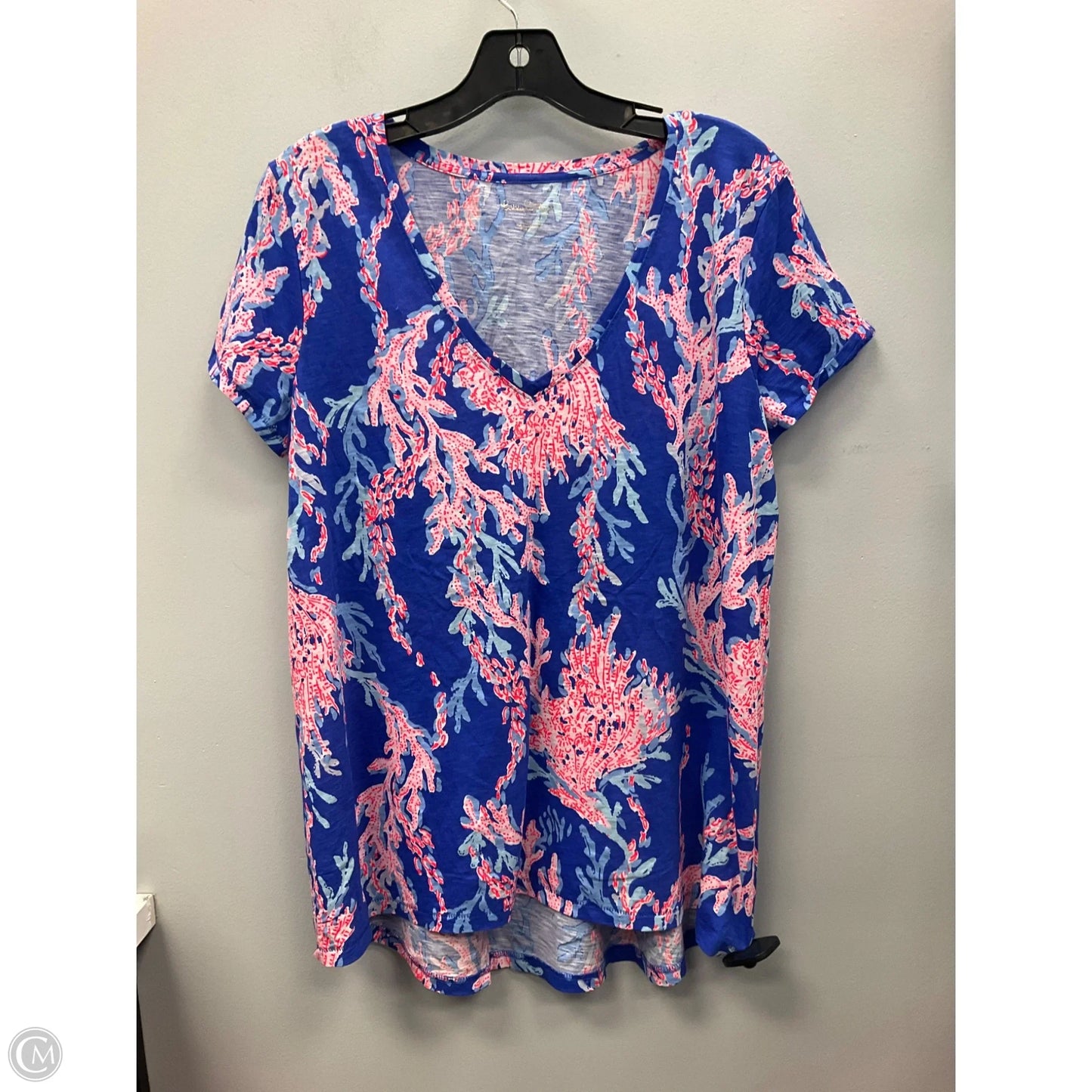 Top Short Sleeve Designer By Lilly Pulitzer In Blue & Pink, Size: L