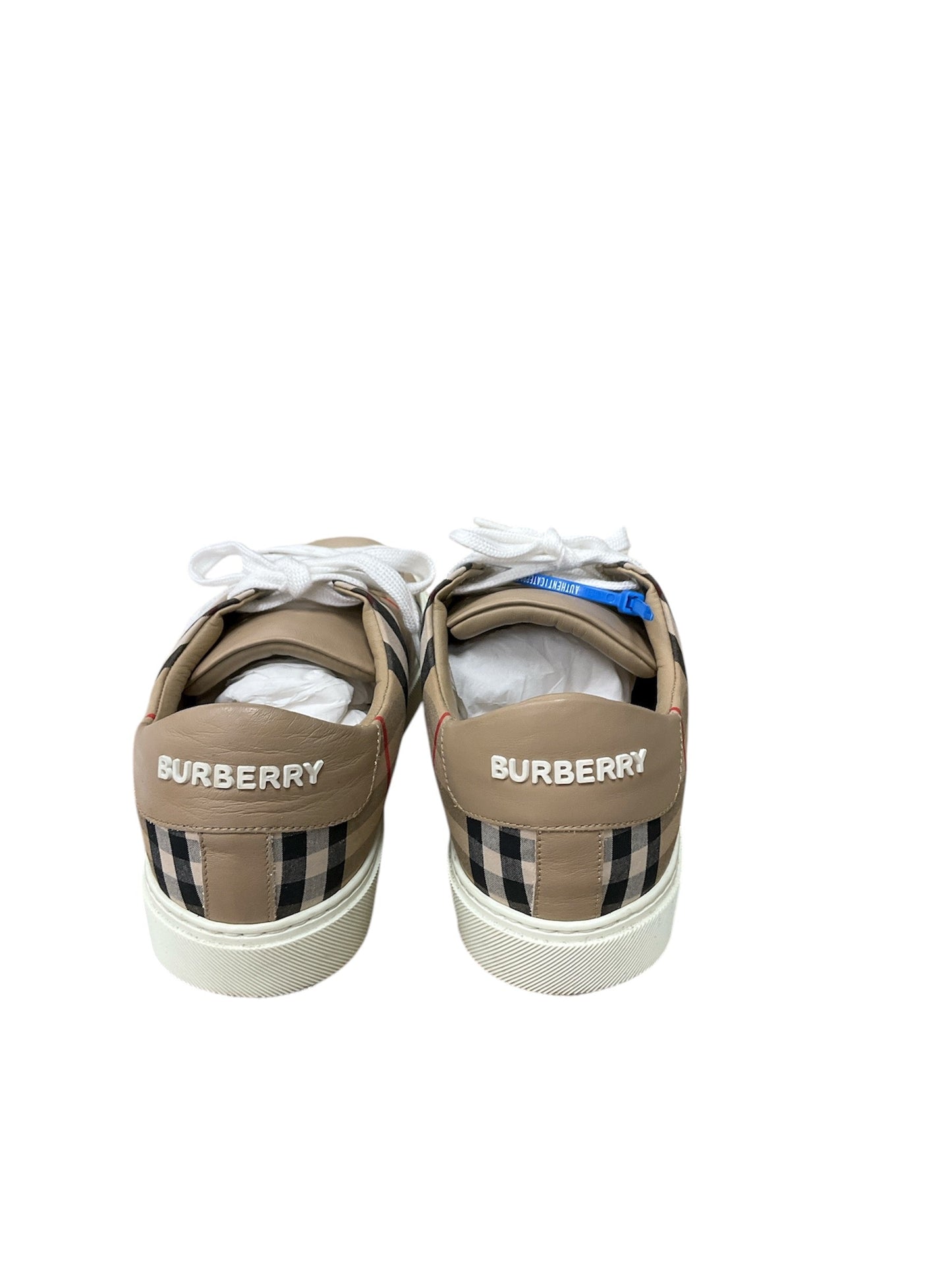 Shoes Luxury Designer By Burberry In Plaid Pattern, Size: 8