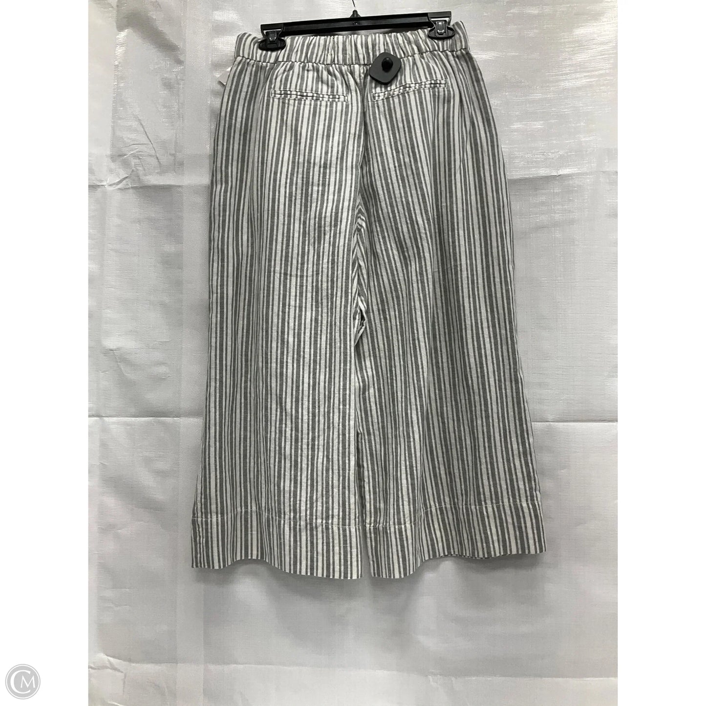 Capris By Gap In Green, Size: 4