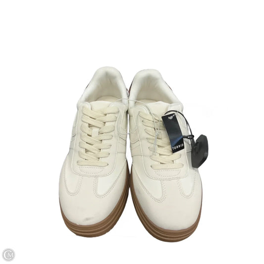 Shoes Sneakers By Torrid In White, Size: 10