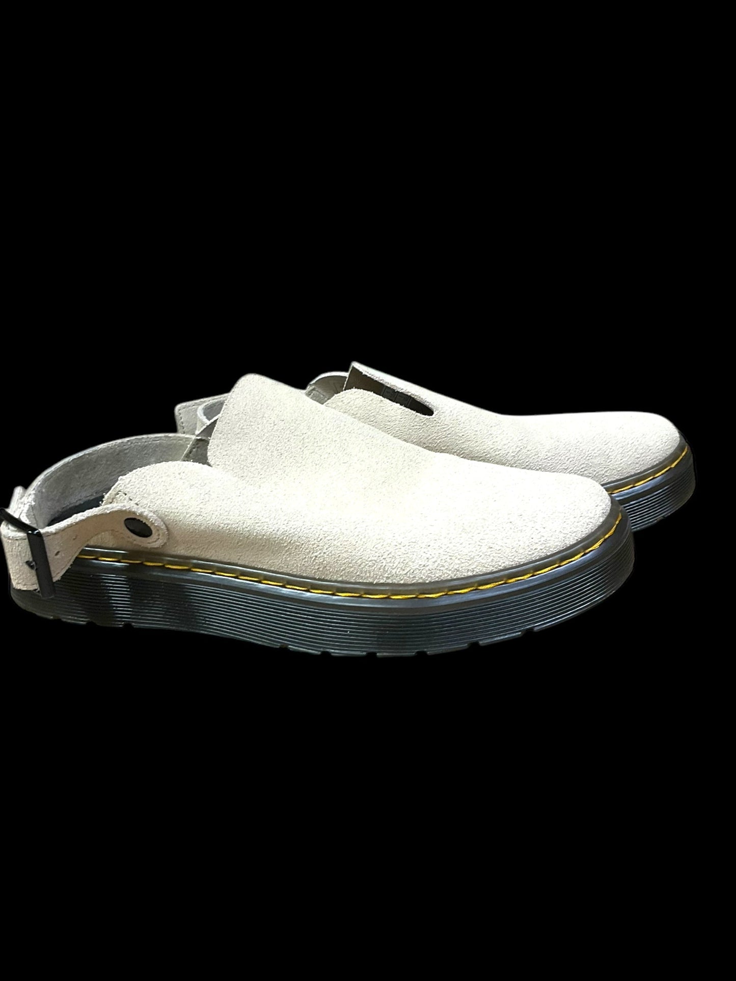 Shoes Flats By Dr Martens In Cream, Size: 9