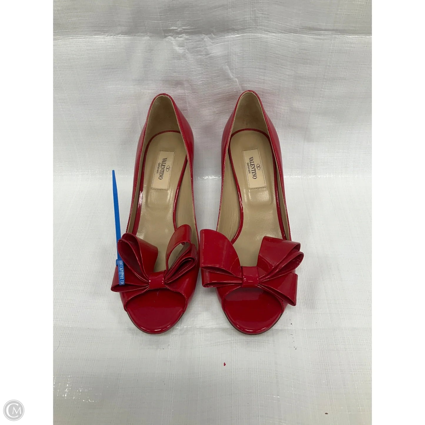 Shoes Luxury Designer By Valentino-garavani In Red & Tan, Size: 7