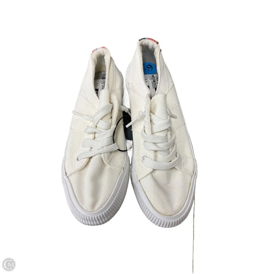Shoes Sneakers By Tommy Bahama In White, Size: 6.5