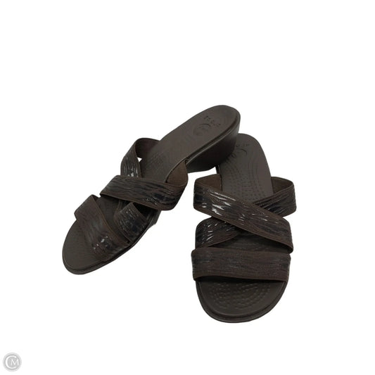 Shoes Flats By Crocs In Brown, Size: 7
