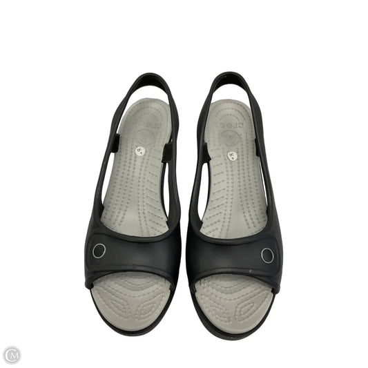 Sandals Heels Platform By Crocs In Black, Size: 6