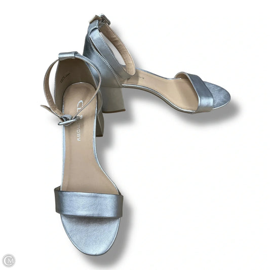 Sandals Heels Block By Chinese Laundry In Silver, Size: 8