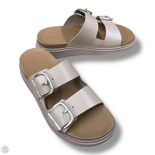 Sandals Flats By Fitflop In Tan, Size: 9