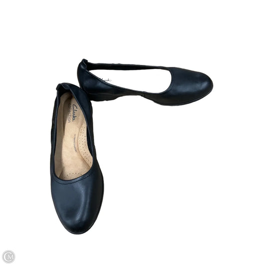 Shoes Flats By Clarks In Black, Size: 8.5